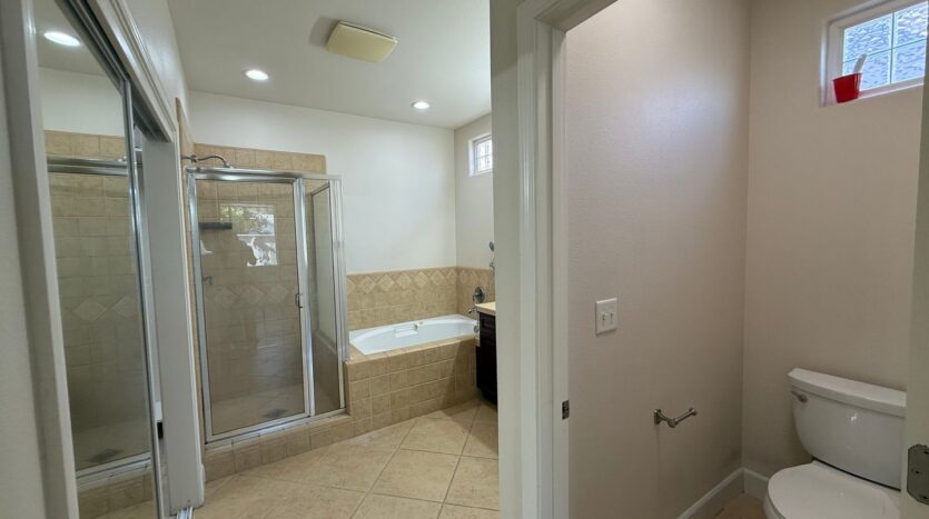 3652 W Black Walnut Ln - Fresno - California - 3 bed, 2 bath rental property