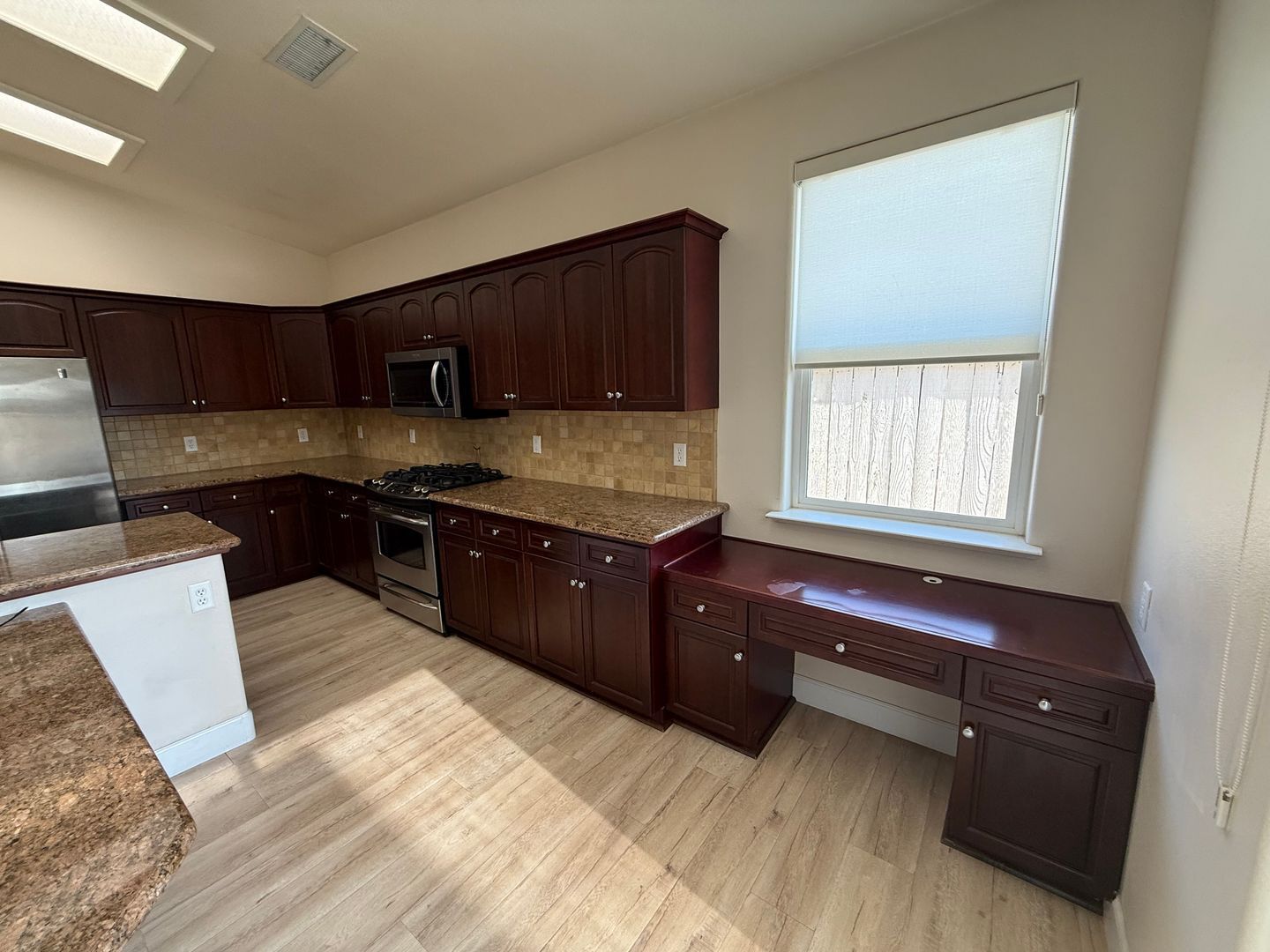 3652 W Black Walnut Ln - Fresno - California - 3 bed, 2 bath rental property