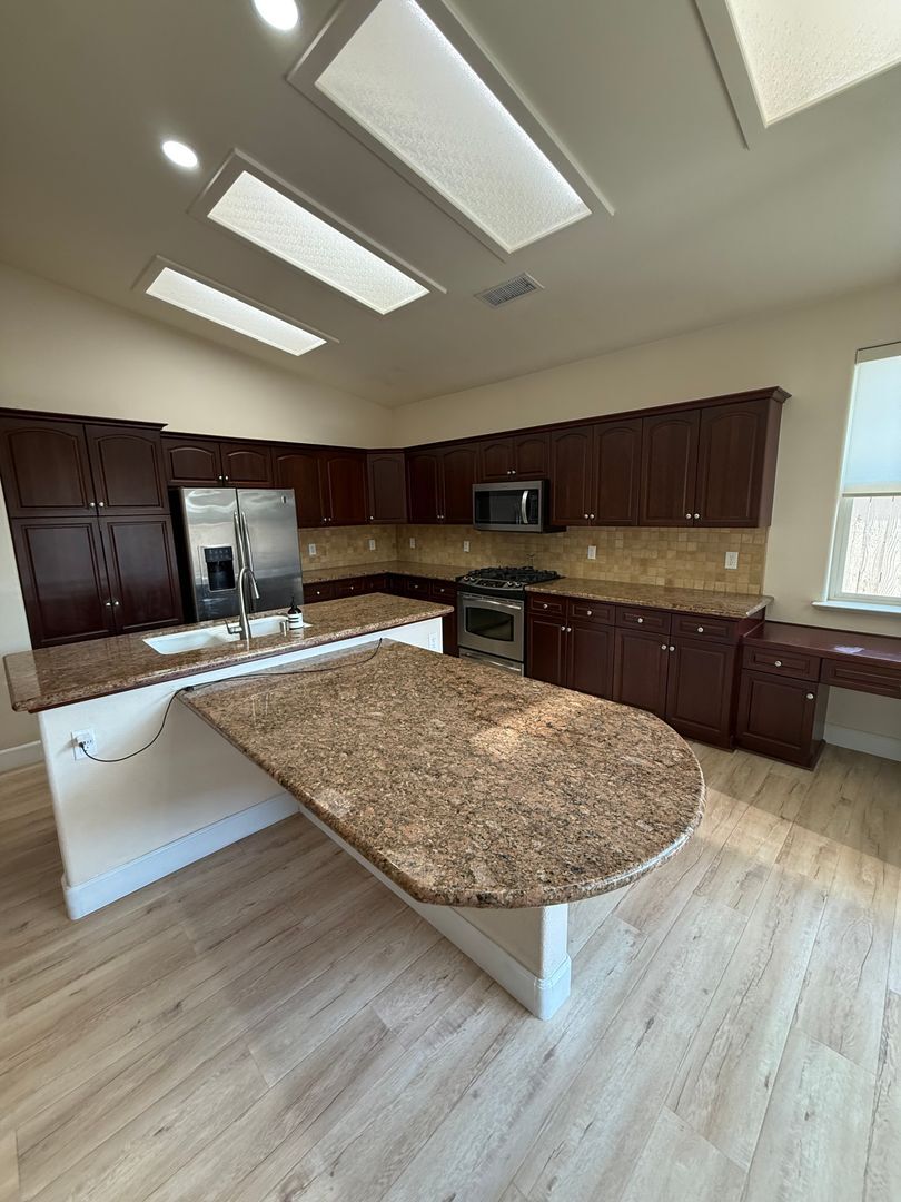 3652 W Black Walnut Ln - Fresno - California - 3 bed, 2 bath rental property