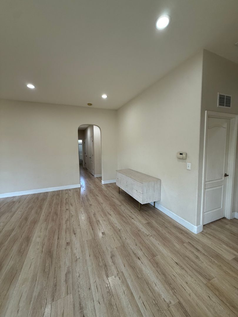 3652 W Black Walnut Ln - Fresno - California - 3 bed, 2 bath rental property