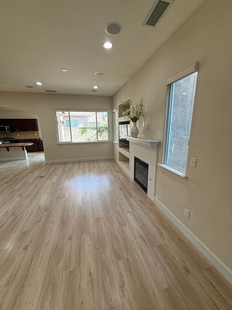 3652 W Black Walnut Ln - Fresno - California - 3 bed, 2 bath rental property