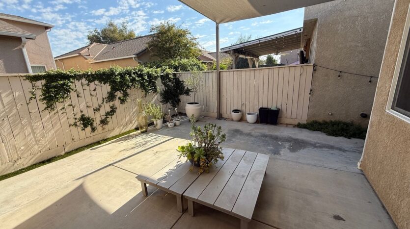 3652 W Black Walnut Ln - Fresno - California - 3 bed, 2 bath rental property