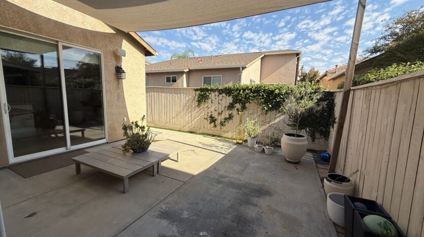 3652 W Black Walnut Ln - Fresno - California - 3 bed, 2 bath rental property