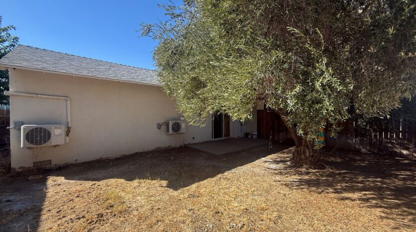 37938 Palm Vista Ave - Palmdale - California - 1 bed, 1 bath rental property