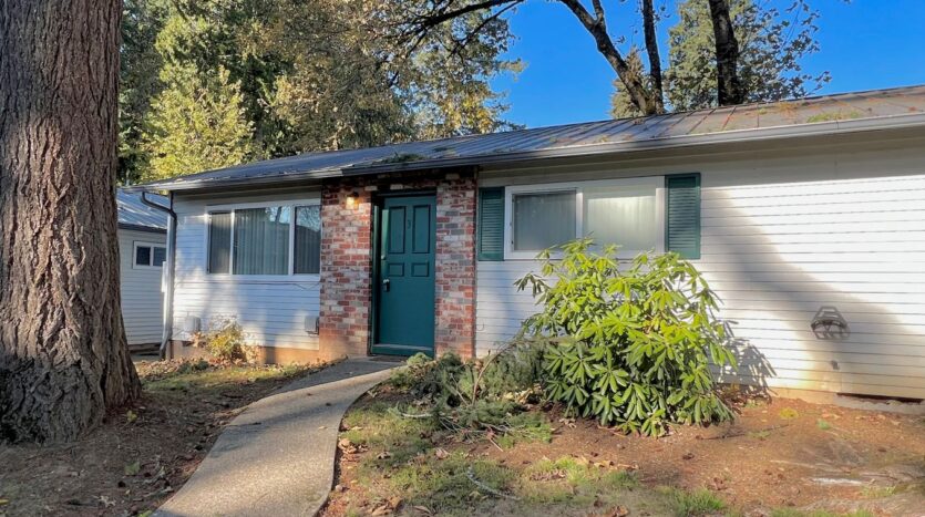 37950 HWY 26 - #03 - Sandy - Oregon - 2 bed, 1 bath rental property