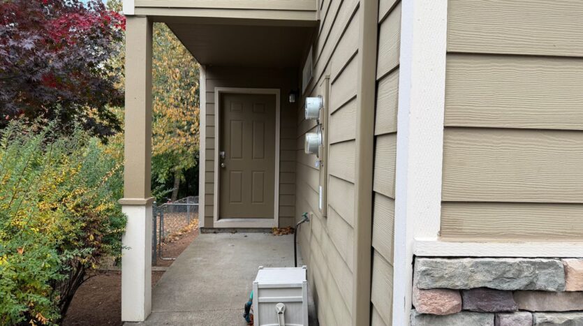 37975 Nettie Connett Dr - Sandy - Oregon - 3 bed, 2.5 bath rental property