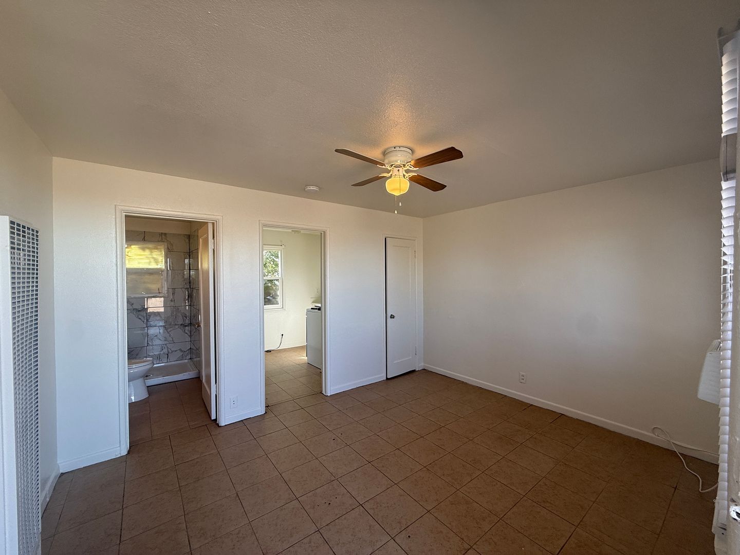 38717 6th St. East - Unit 5 - Palmdale - California - 1 bath rental property