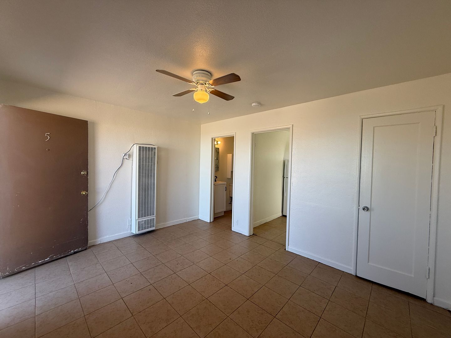38717 6th St. East - Unit 5 - Palmdale - California - 1 bath rental property