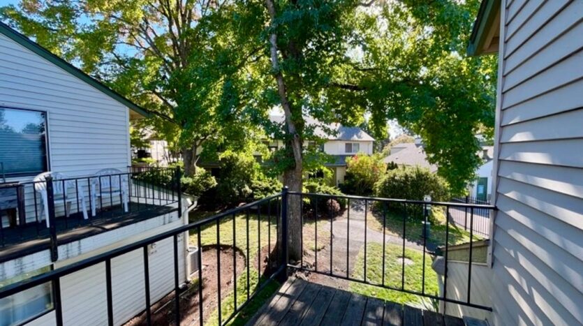 390 N Hayden Island Dr. - Portland - Oregon - 1 bed, 1 bath rental property