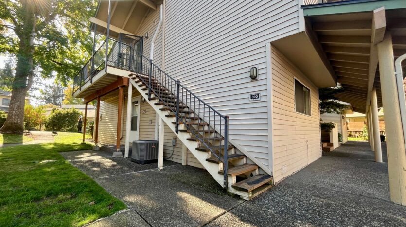 390 N Hayden Island Dr. - Portland - Oregon - 1 bed, 1 bath rental property