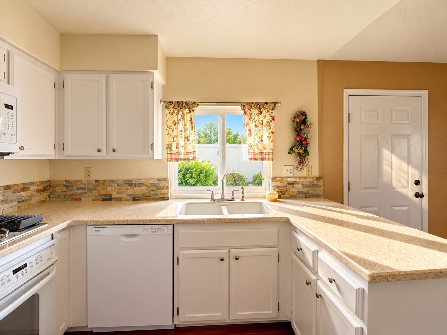 39671 Wild Flower Dr. - Murrieta - California - 3 bed, 2 bath rental property
