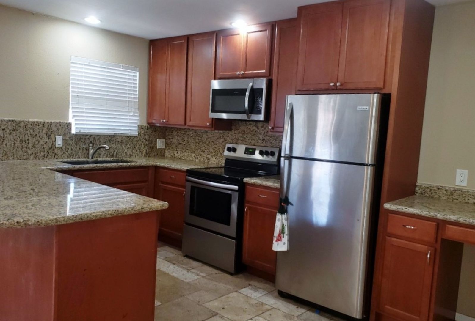 421 South Mollison Avenue - El Cajon - California - 1 bed, 1 bath rental property