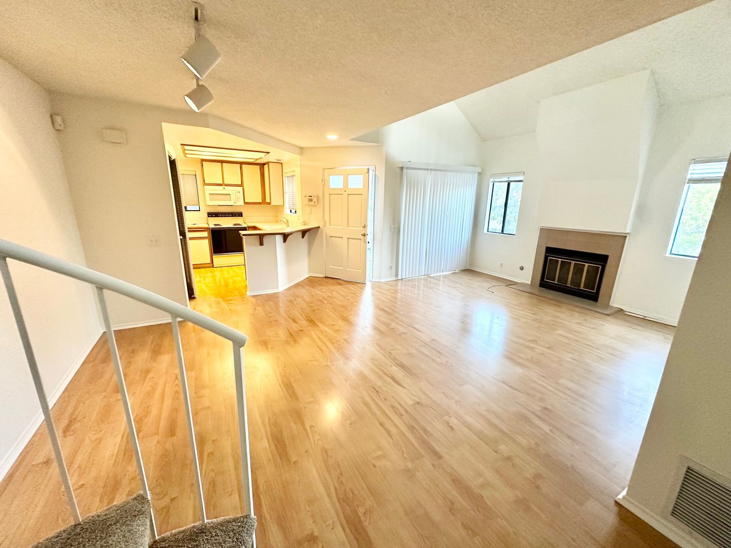 440 Fallingstar - Irvine - California - 1 bed, 1 bath rental property