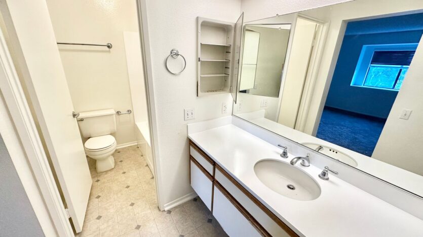 440 Fallingstar - Irvine - California - 1 bed, 1 bath rental property
