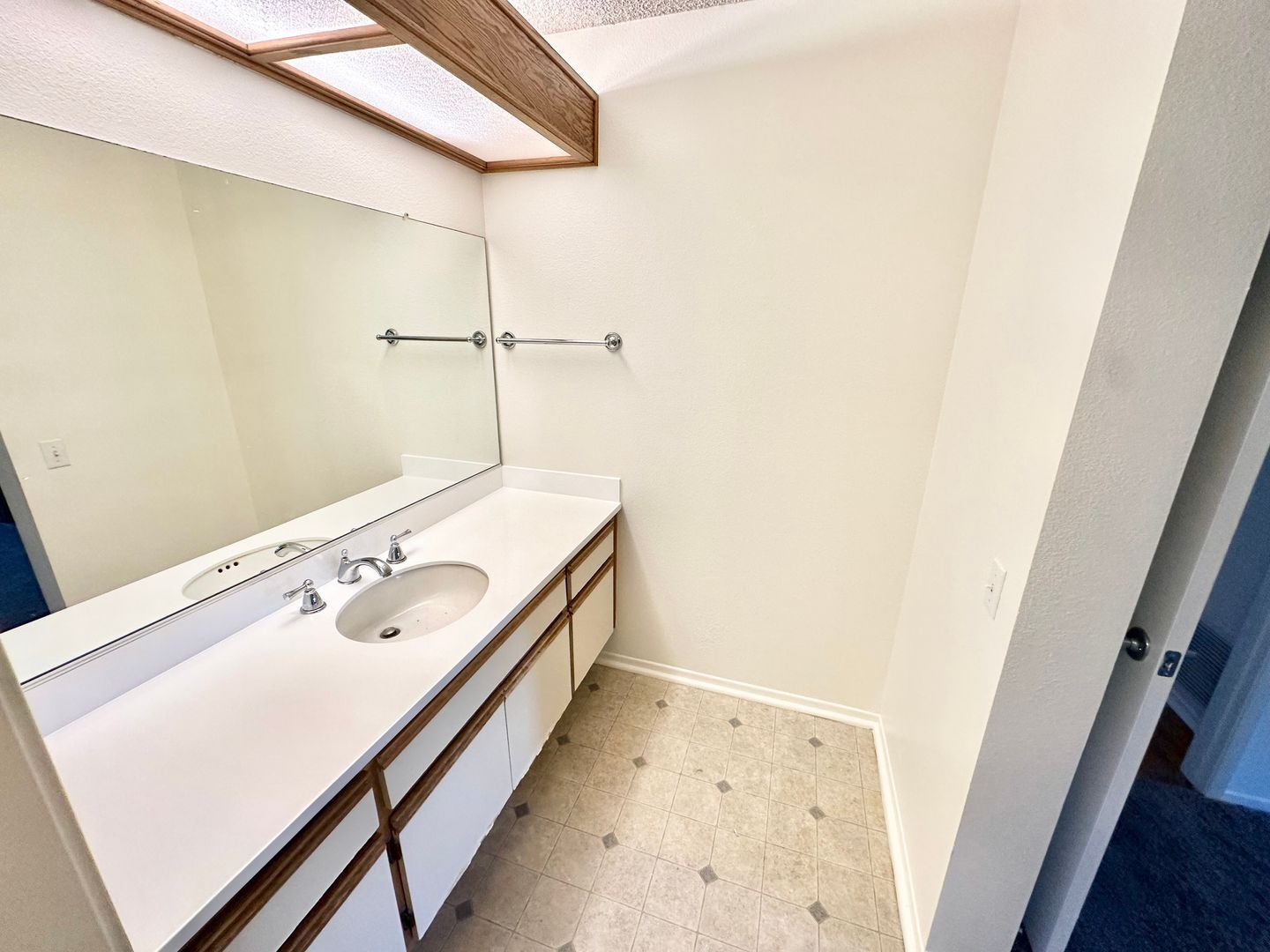 440 Fallingstar - Irvine - California - 1 bed, 1 bath rental property
