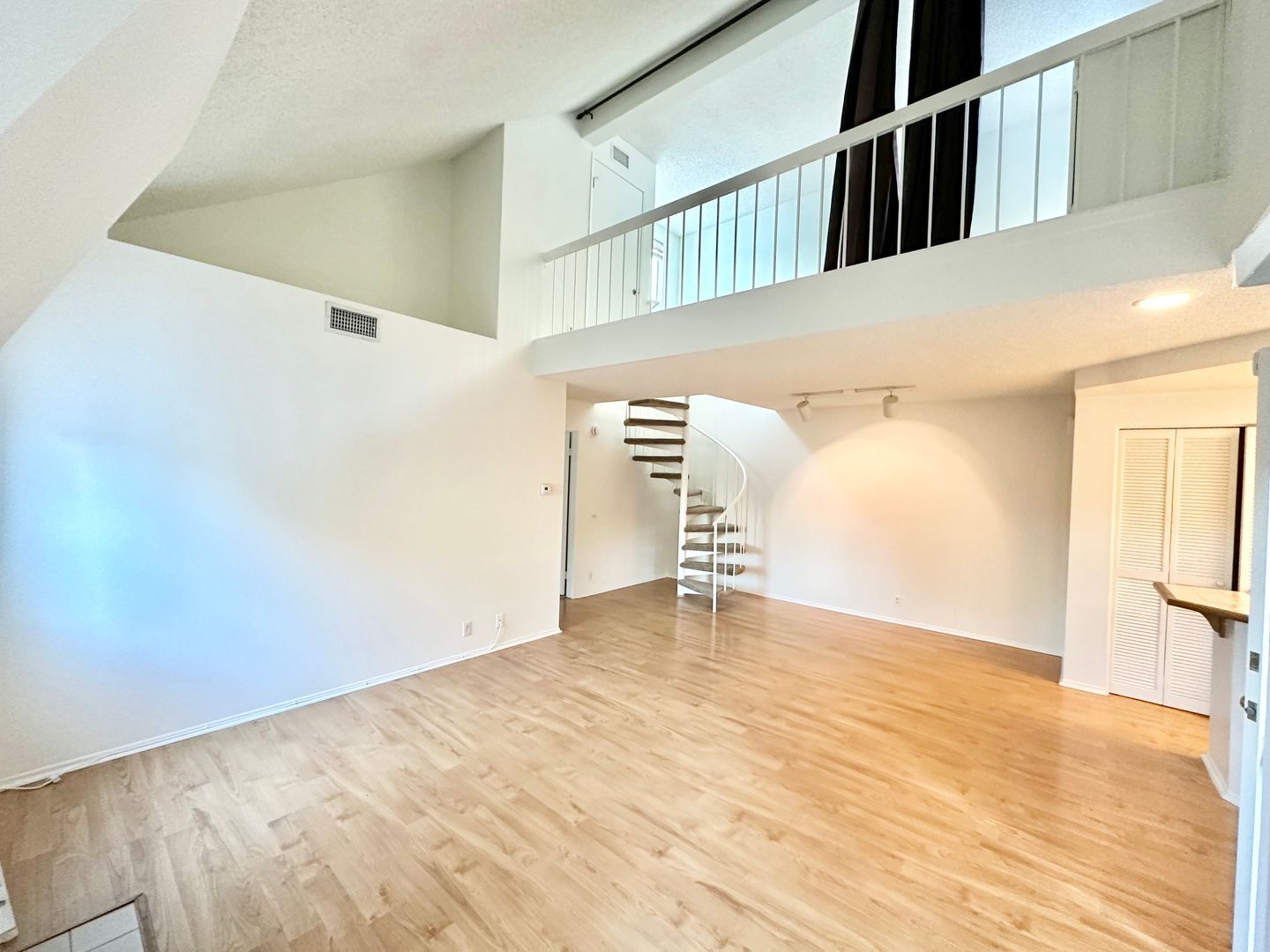 440 Fallingstar - Irvine - California - 1 bed, 1 bath rental property