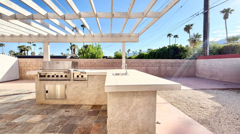 445 N Farrell Dr - Palm Springs - California - 4 bed, 2 bath rental property