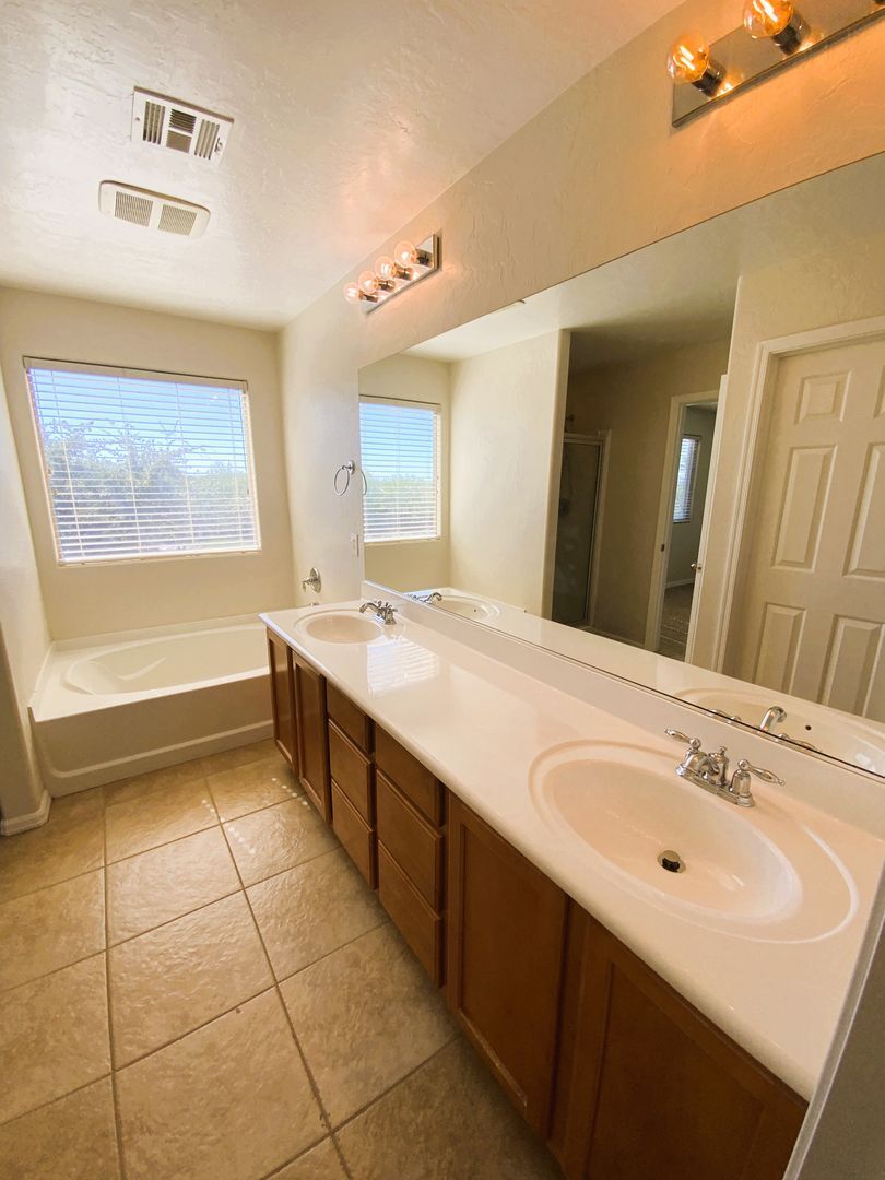4457 Galapagos Ave - North Las Vegas - Nevada - 3 bed, 2.5 bath rental property
