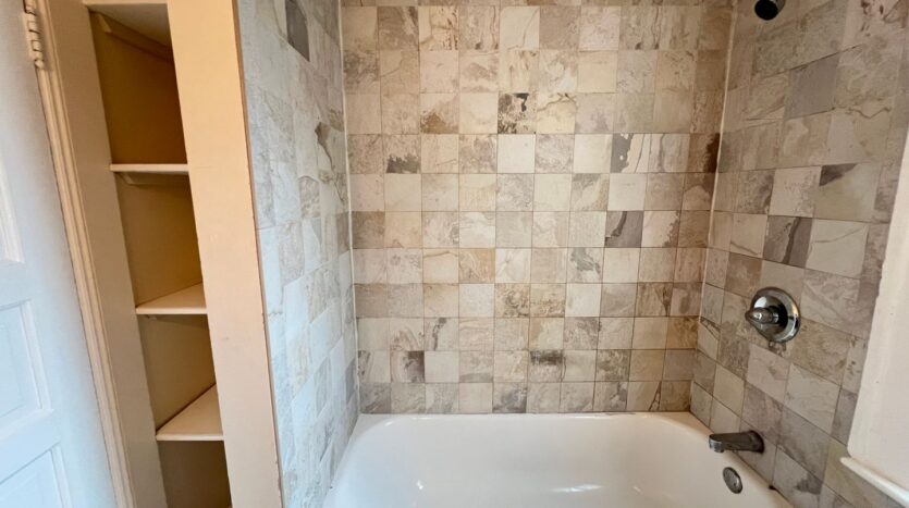 454-456 Alcatraz - Oakland - California - 1 bed, 1 bath rental property