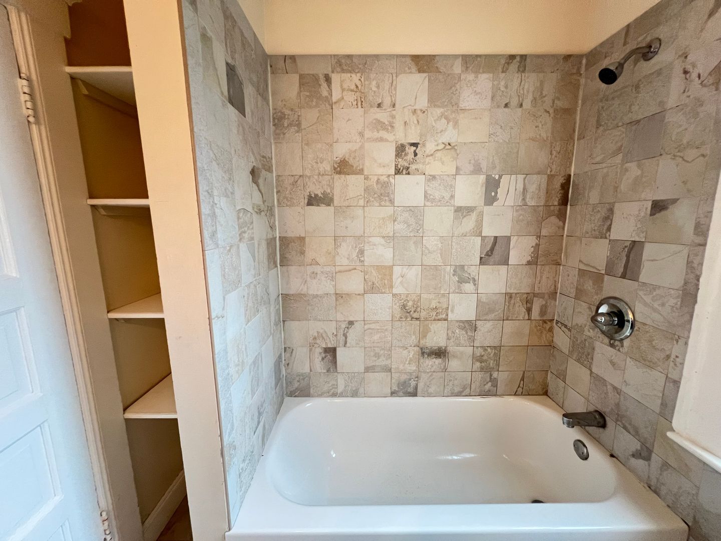 454-456 Alcatraz - Oakland - California - 1 bed, 1 bath rental property