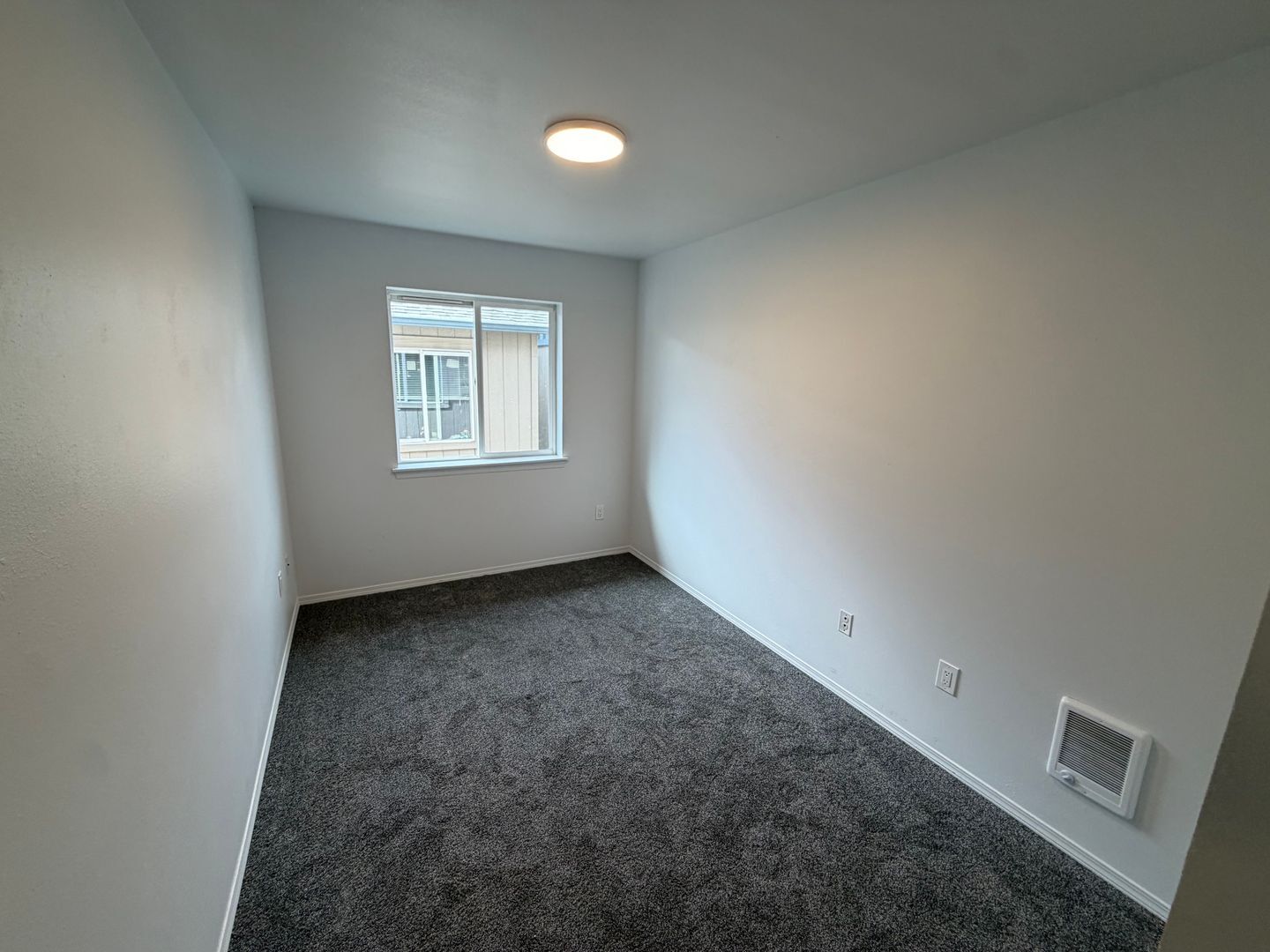 4560 S Puget Sound Ave - Tacoma - Washington - 3 bed, 2 bath rental property