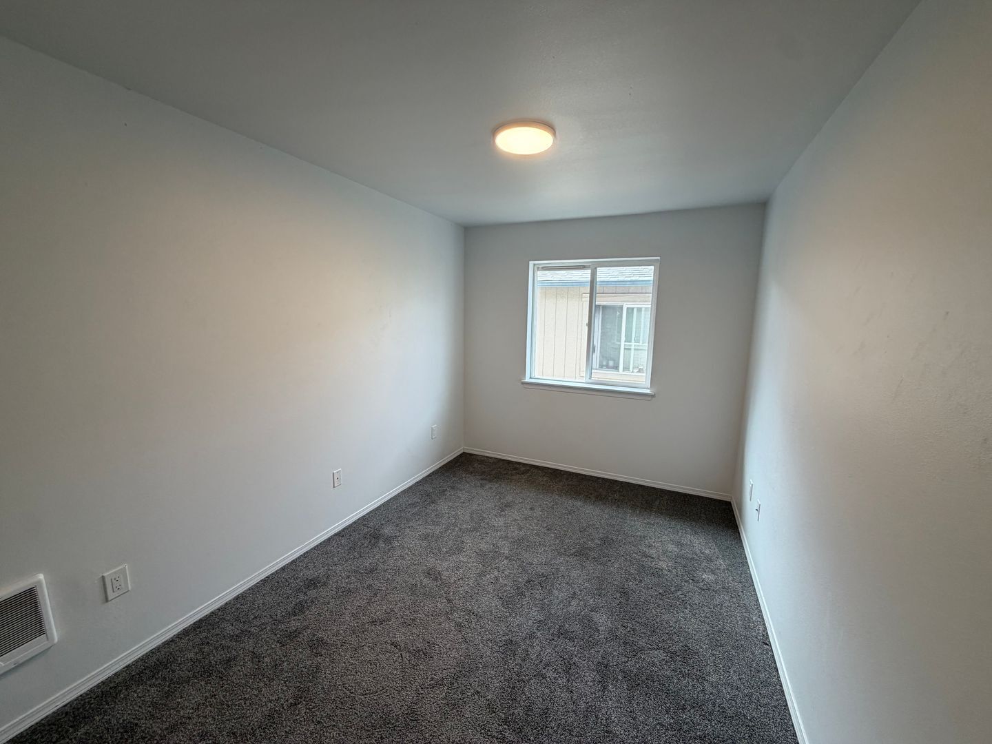4560 S Puget Sound Ave - Tacoma - Washington - 3 bed, 2 bath rental property
