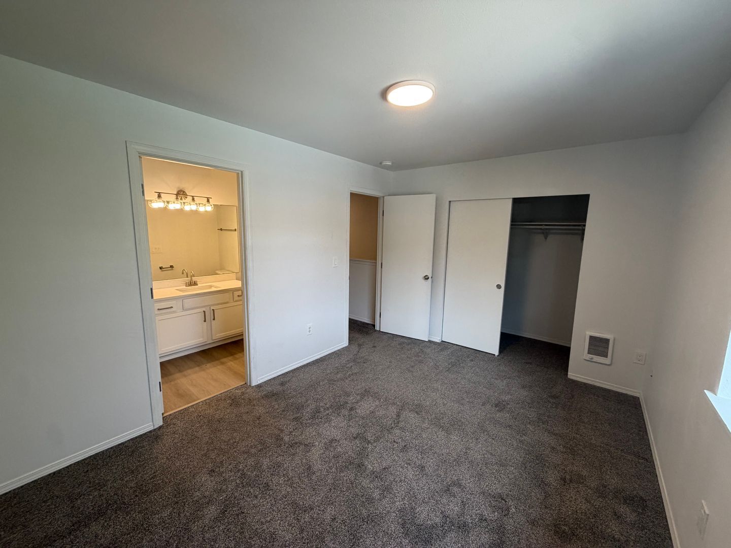 4560 S Puget Sound Ave - Tacoma - Washington - 3 bed, 2 bath rental property