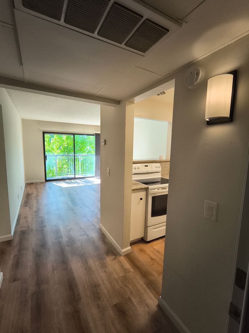 460 N Civic Drive Unit 504 - Walnut Creek - California - 1 bed, 1 bath rental property
