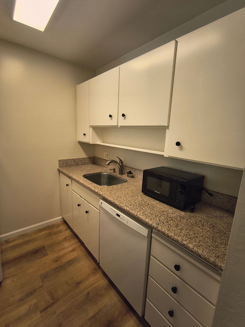 460 N Civic Drive Unit 504 - Walnut Creek - California - 1 bed, 1 bath rental property