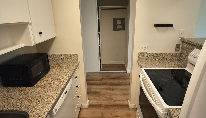 460 N Civic Drive Unit 504 - Walnut Creek - California - 1 bed, 1 bath rental property