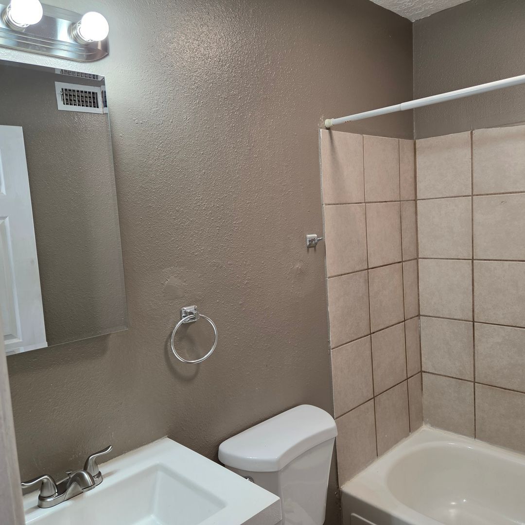 4601 Carlisle Blvd NE #A14 - Albuquerque - New Mexico - 3 bed, 2 bath rental property