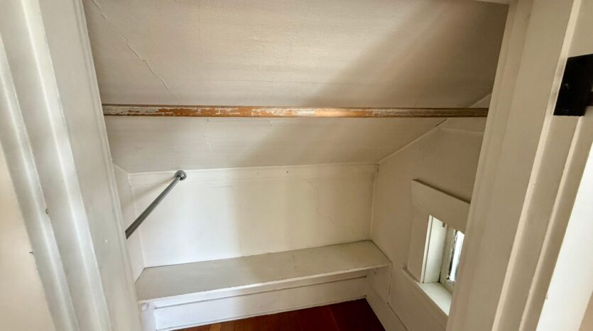 4747 19th Ave NE - Seattle - Washington - 18 bed, 6.5 bath rental property