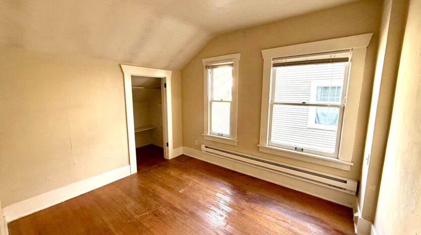 4747 19th Ave NE - Seattle - Washington - 18 bed, 6.5 bath rental property
