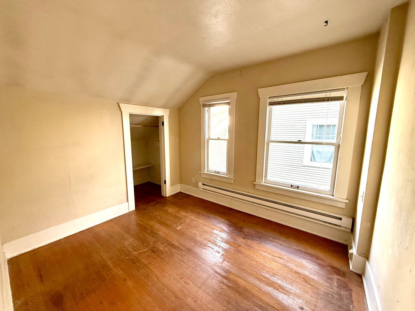 4747 19th Ave NE - Seattle - Washington - 18 bed, 6.5 bath rental property