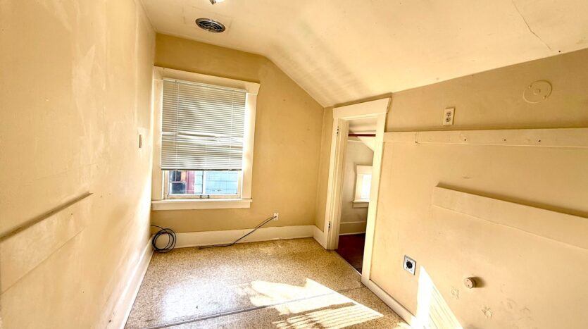 4747 19th Ave NE - Seattle - Washington - 18 bed, 6.5 bath rental property