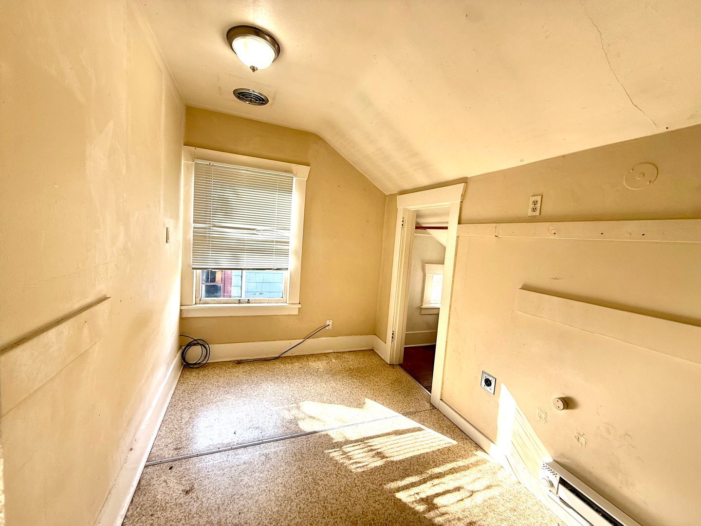 4747 19th Ave NE - Seattle - Washington - 18 bed, 6.5 bath rental property