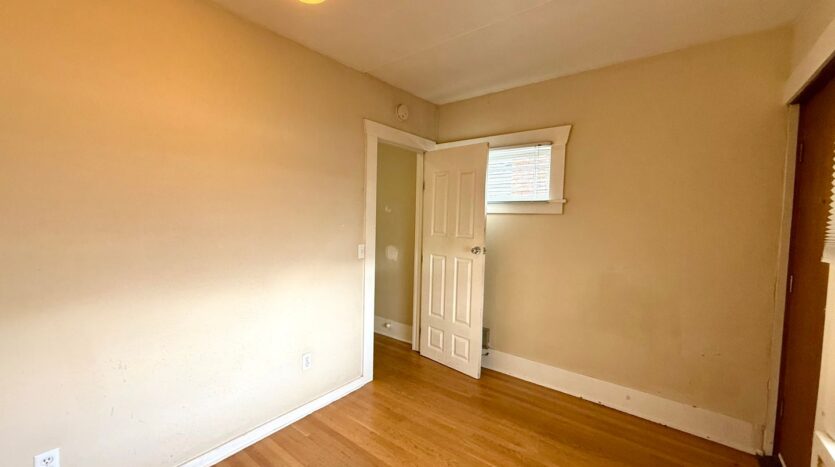 4747 19th Ave NE - Seattle - Washington - 18 bed, 6.5 bath rental property