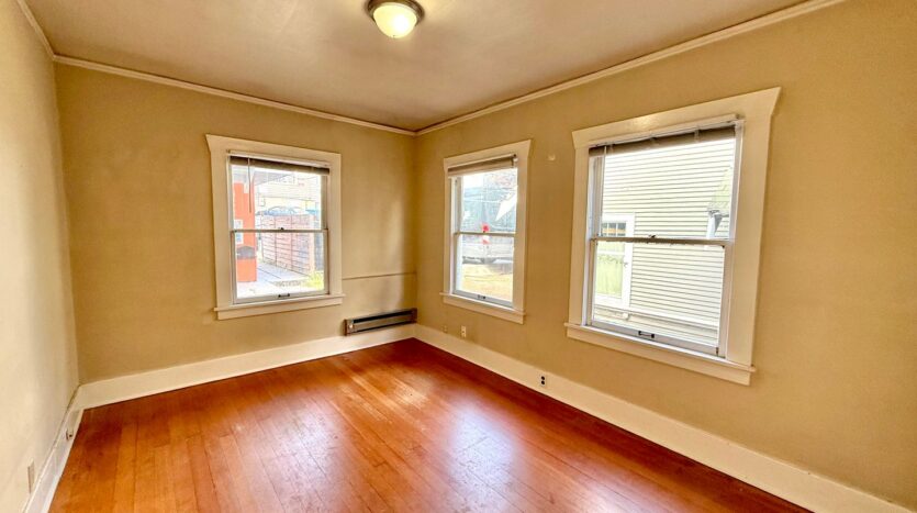 4747 19th Ave NE - Seattle - Washington - 18 bed, 6.5 bath rental property