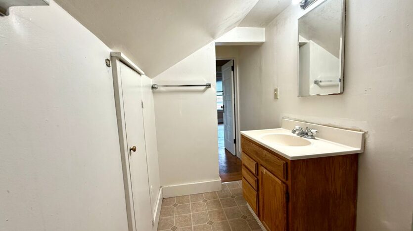 4747 19th Ave NE - Seattle - Washington - 18 bed, 6.5 bath rental property