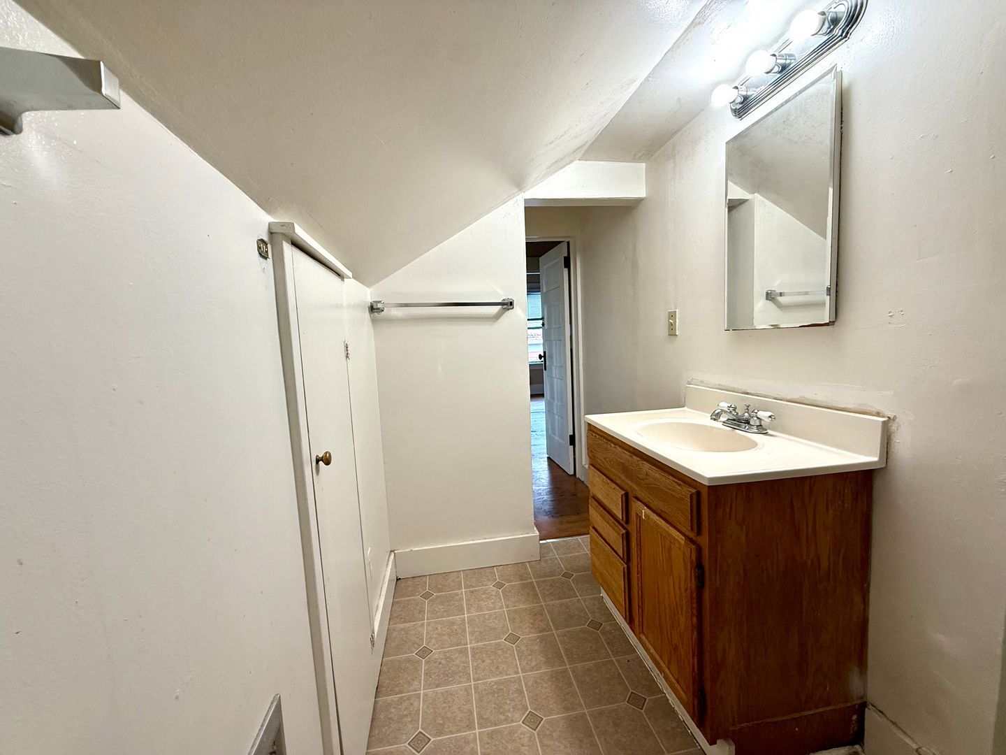 4747 19th Ave NE - Seattle - Washington - 18 bed, 6.5 bath rental property