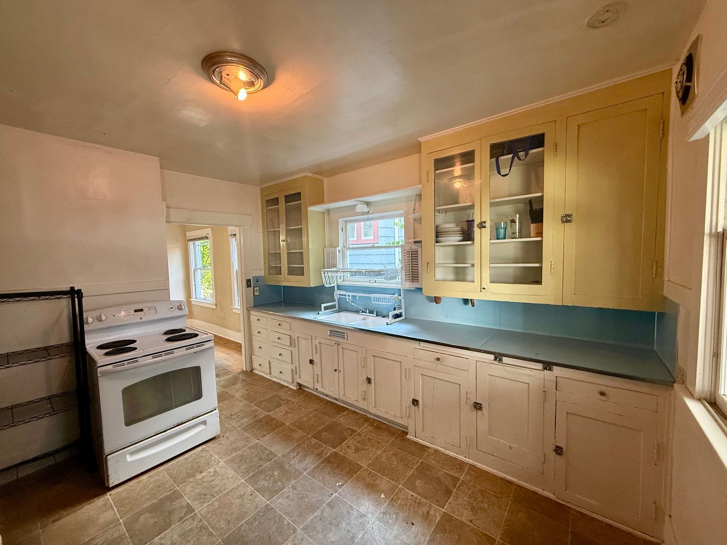 4747 19th Ave NE - Seattle - Washington - 18 bed, 6.5 bath rental property