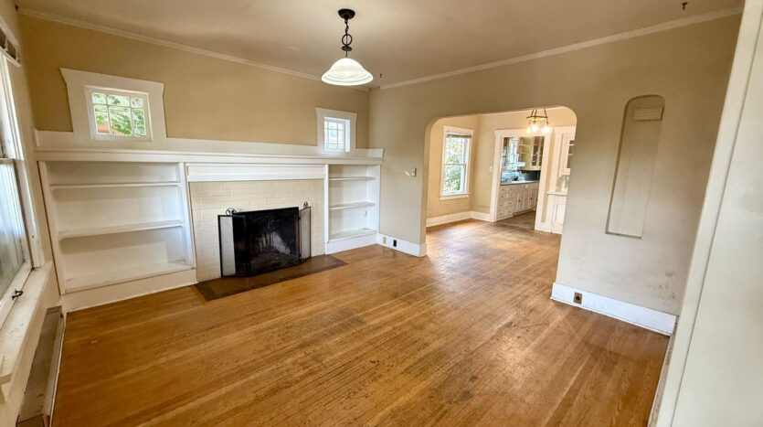 4747 19th Ave NE - Seattle - Washington - 18 bed, 6.5 bath rental property