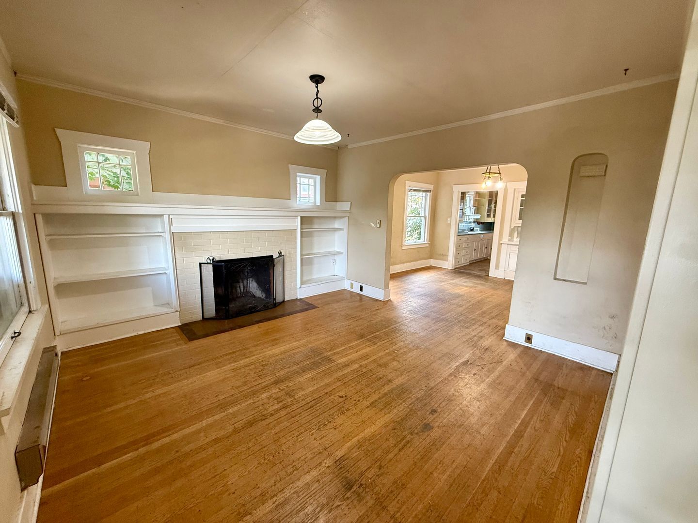 4747 19th Ave NE - Seattle - Washington - 18 bed, 6.5 bath rental property