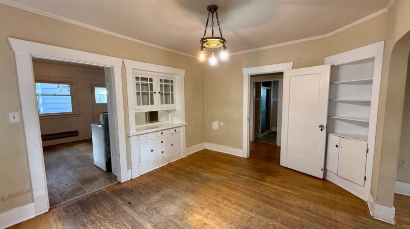 4747 19th Ave NE - Seattle - Washington - 18 bed, 6.5 bath rental property