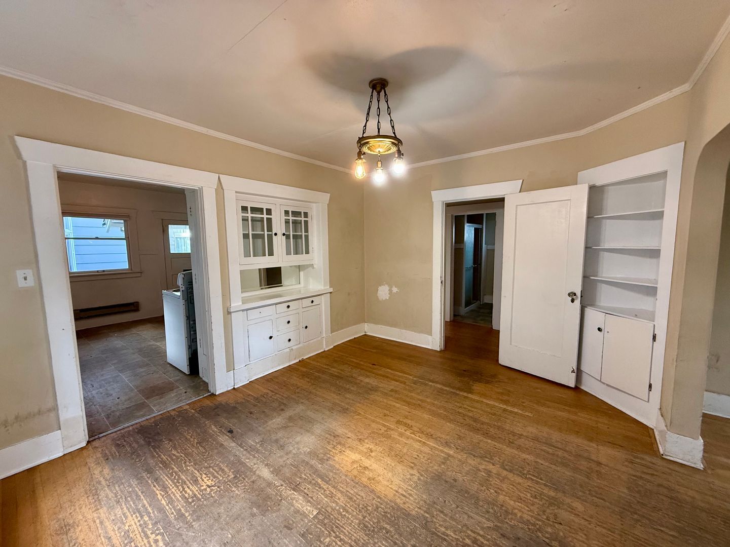 4747 19th Ave NE - Seattle - Washington - 18 bed, 6.5 bath rental property