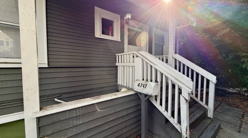 4747 19th Ave NE - Seattle - Washington - 18 bed, 6.5 bath rental property