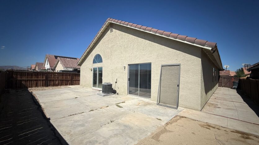 5114 Sunburst Dr. - Palmdale - California - 3 bed, 2 bath rental property