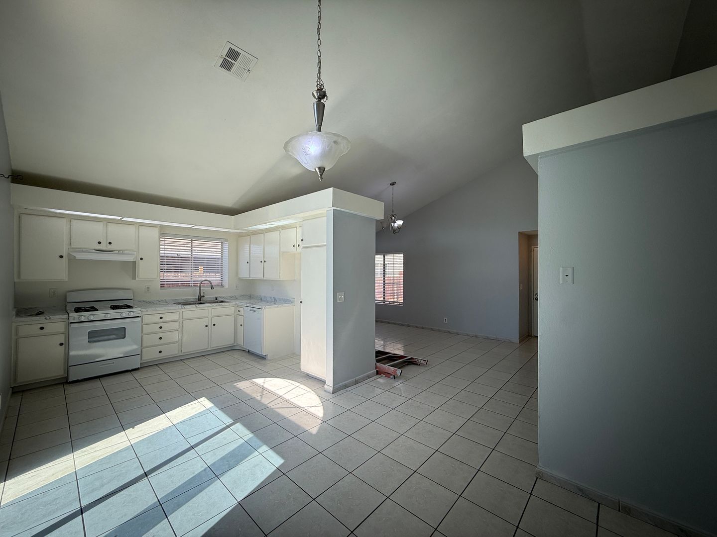 5114 Sunburst Dr. - Palmdale - California - 3 bed, 2 bath rental property
