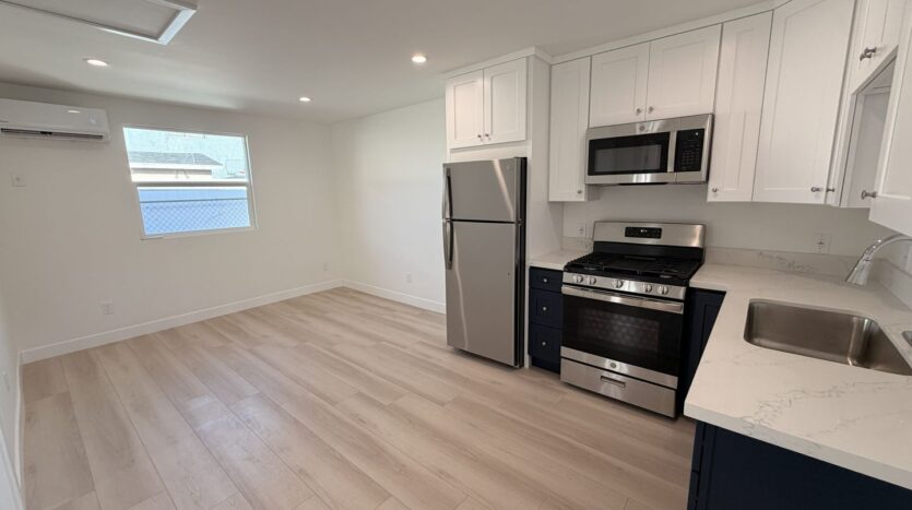 519 3/4 Stepney St - Inglewood - California - 1 bed, 1 bath rental property