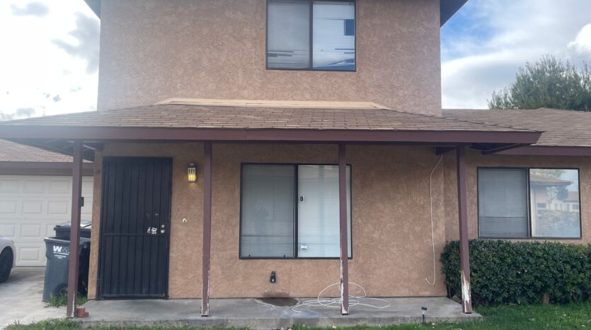 540 E. Lancaster Blvd - Unit B - Lancaster - California - 2 bed, 1.5 bath rental property